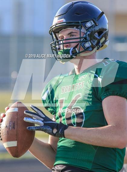Thumbnail 2 in Calvary Christian vs Weeki Wachee (Spring Scrimmage) photogallery.