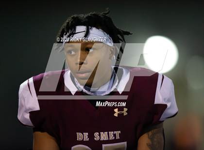 Thumbnail 1 in Christian Brothers @ De Smet Jesuit  (MSHSAA Class 6 District Playoff) photogallery.