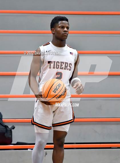 Thumbnail 2 in Linden vs. Roseville (Tiger Classic) photogallery.