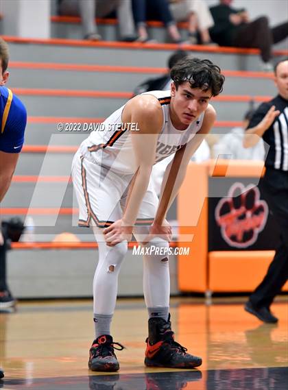 Thumbnail 2 in Linden vs. Roseville (Tiger Classic) photogallery.