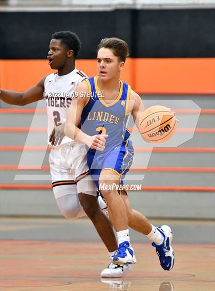Thumbnail 3 in Linden vs. Roseville (Tiger Classic) photogallery.
