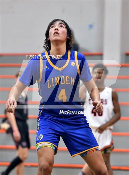 Thumbnail 3 in Linden vs. Roseville (Tiger Classic) photogallery.