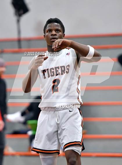 Thumbnail 2 in Linden vs. Roseville (Tiger Classic) photogallery.