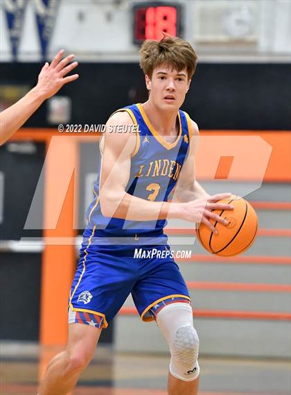 Thumbnail 3 in Linden vs. Roseville (Tiger Classic) photogallery.