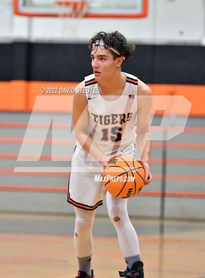 Thumbnail 3 in Linden vs. Roseville (Tiger Classic) photogallery.