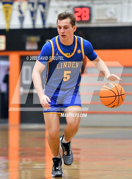 Thumbnail 1 in Linden vs. Roseville (Tiger Classic) photogallery.