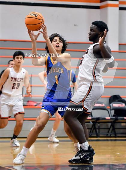 Thumbnail 1 in Linden vs. Roseville (Tiger Classic) photogallery.
