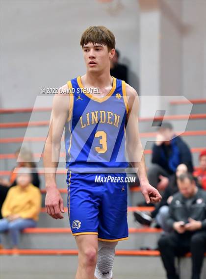 Thumbnail 2 in Linden vs. Roseville (Tiger Classic) photogallery.