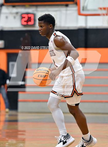 Thumbnail 2 in Linden vs. Roseville (Tiger Classic) photogallery.