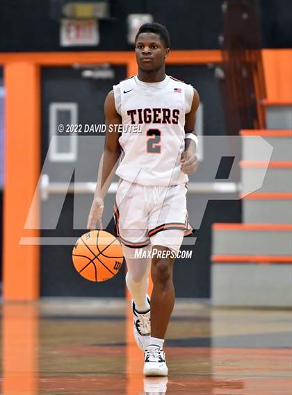 Thumbnail 3 in Linden vs. Roseville (Tiger Classic) photogallery.