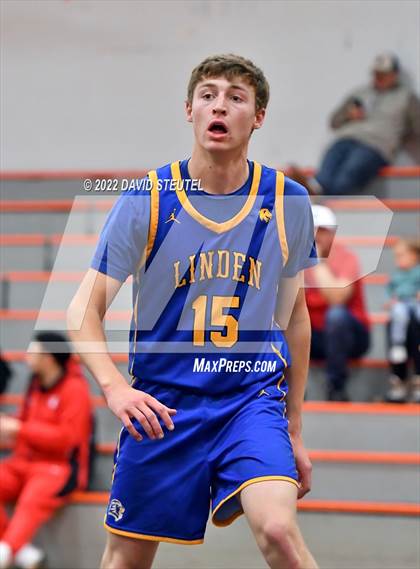 Thumbnail 2 in Linden vs. Roseville (Tiger Classic) photogallery.
