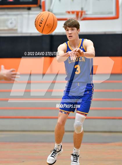 Thumbnail 3 in Linden vs. Roseville (Tiger Classic) photogallery.