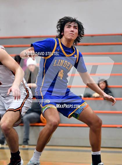 Thumbnail 1 in Linden vs. Roseville (Tiger Classic) photogallery.