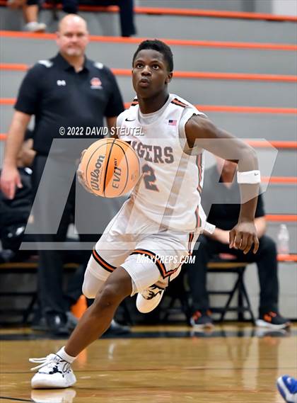 Thumbnail 3 in Linden vs. Roseville (Tiger Classic) photogallery.