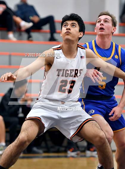 Thumbnail 1 in Linden vs. Roseville (Tiger Classic) photogallery.
