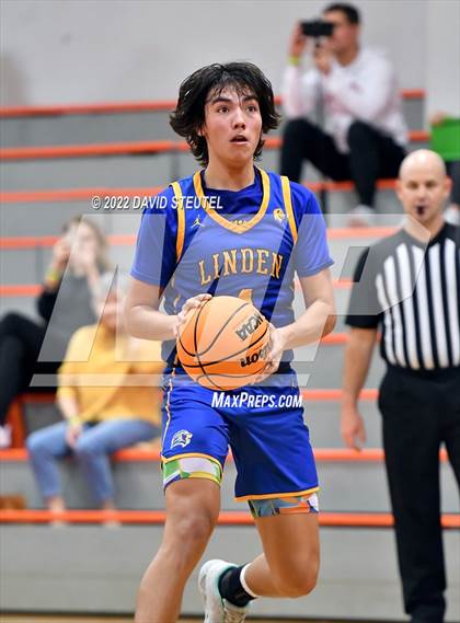 Thumbnail 2 in Linden vs. Roseville (Tiger Classic) photogallery.