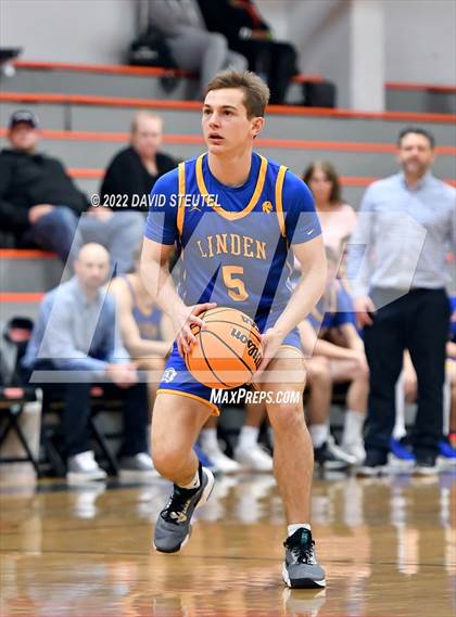 Thumbnail 3 in Linden vs. Roseville (Tiger Classic) photogallery.