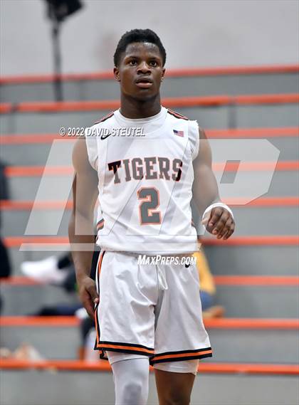 Thumbnail 1 in Linden vs. Roseville (Tiger Classic) photogallery.