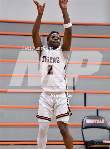 Thumbnail 3 in Linden vs. Roseville (Tiger Classic) photogallery.