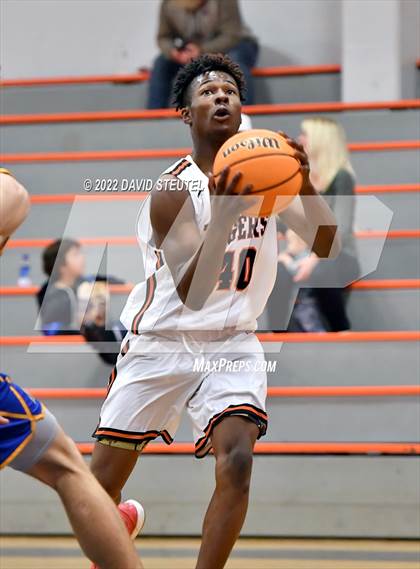Thumbnail 2 in Linden vs. Roseville (Tiger Classic) photogallery.