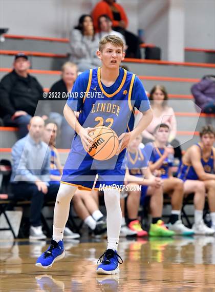Thumbnail 2 in Linden vs. Roseville (Tiger Classic) photogallery.