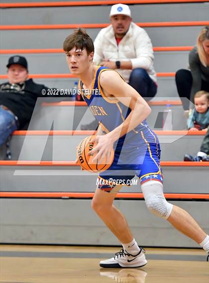 Thumbnail 2 in Linden vs. Roseville (Tiger Classic) photogallery.