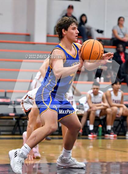 Thumbnail 1 in Linden vs. Roseville (Tiger Classic) photogallery.