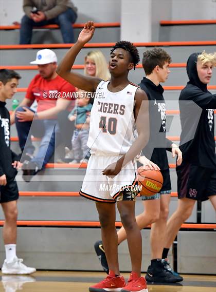 Thumbnail 2 in Linden vs. Roseville (Tiger Classic) photogallery.