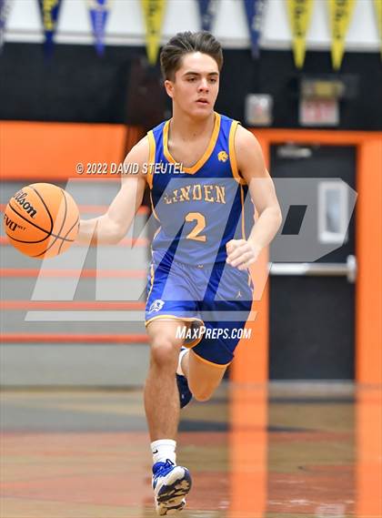 Thumbnail 1 in Linden vs. Roseville (Tiger Classic) photogallery.