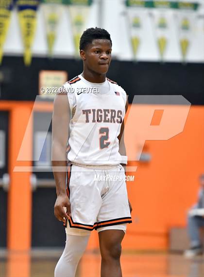 Thumbnail 2 in Linden vs. Roseville (Tiger Classic) photogallery.