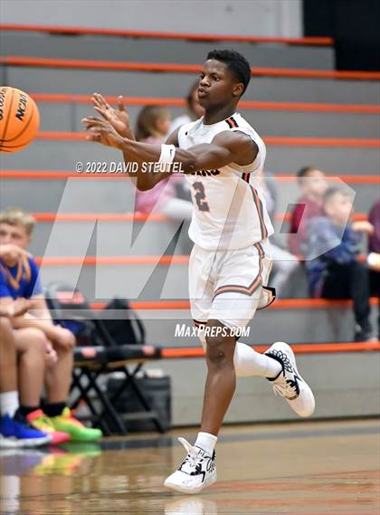 Thumbnail 3 in Linden vs. Roseville (Tiger Classic) photogallery.