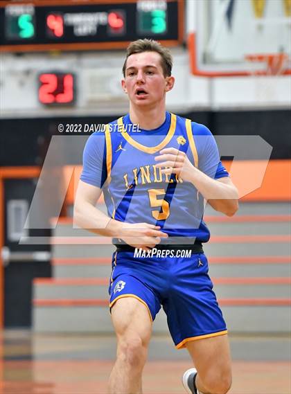 Thumbnail 1 in Linden vs. Roseville (Tiger Classic) photogallery.