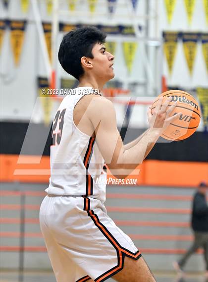 Thumbnail 2 in Linden vs. Roseville (Tiger Classic) photogallery.