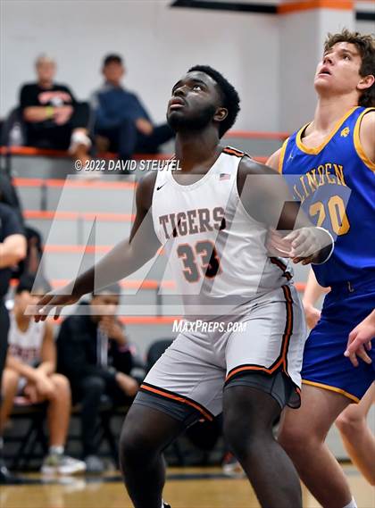 Thumbnail 2 in Linden vs. Roseville (Tiger Classic) photogallery.