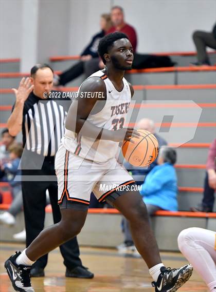 Thumbnail 1 in Linden vs. Roseville (Tiger Classic) photogallery.