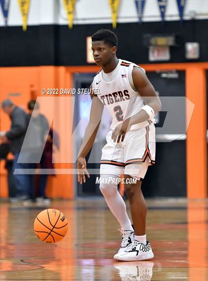 Thumbnail 1 in Linden vs. Roseville (Tiger Classic) photogallery.