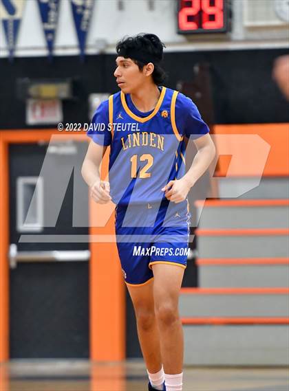 Thumbnail 2 in Linden vs. Roseville (Tiger Classic) photogallery.