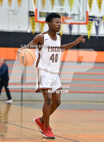 Thumbnail 3 in Linden vs. Roseville (Tiger Classic) photogallery.