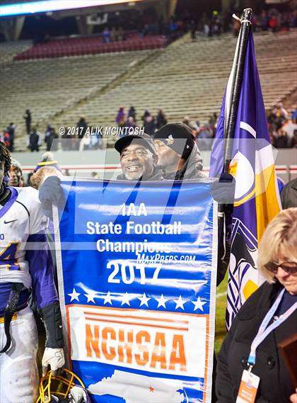 Thumbnail 3 in Mount Airy vs. Tarboro (NCHSAA 1AA Final) photogallery.