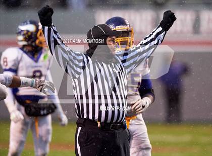 Thumbnail 2 in Mount Airy vs. Tarboro (NCHSAA 1AA Final) photogallery.