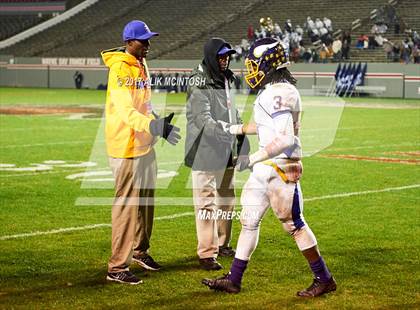 Thumbnail 3 in Mount Airy vs. Tarboro (NCHSAA 1AA Final) photogallery.