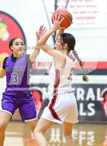 Thumbnail 3 in Crowley vs Mineral Wells (MW Ram Classic Tournament) photogallery.