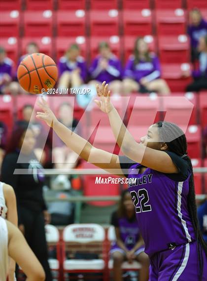 Thumbnail 3 in Crowley vs Mineral Wells (MW Ram Classic Tournament) photogallery.