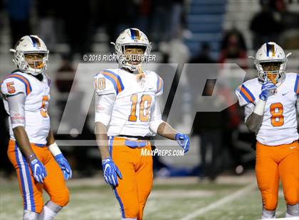 Thumbnail 1 in East St. Louis @ Mt. Carmel (IHSA Class 7A Quarterfinal) photogallery.