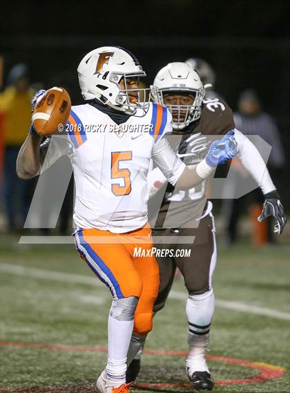 Thumbnail 2 in East St. Louis @ Mt. Carmel (IHSA Class 7A Quarterfinal) photogallery.