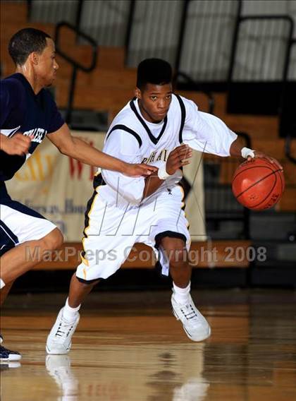 Thumbnail 1 in College Park vs. Marshall (McDonald's Texas Invitational) photogallery.