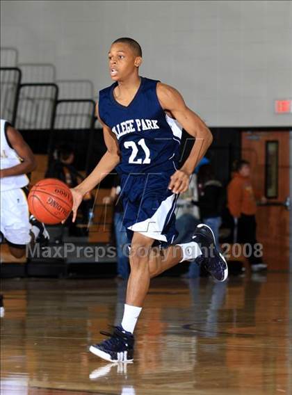 Thumbnail 1 in College Park vs. Marshall (McDonald's Texas Invitational) photogallery.
