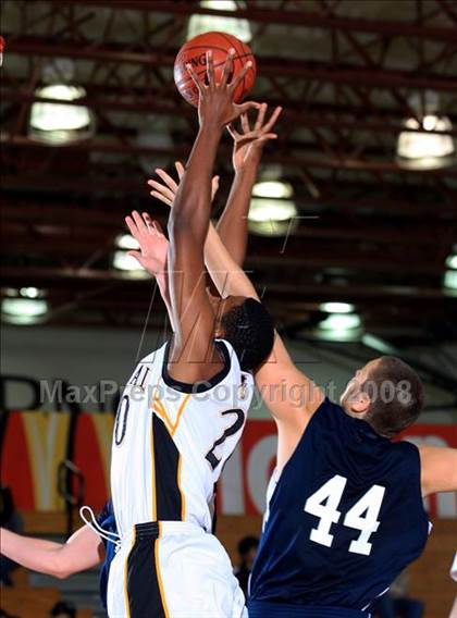 Thumbnail 2 in College Park vs. Marshall (McDonald's Texas Invitational) photogallery.
