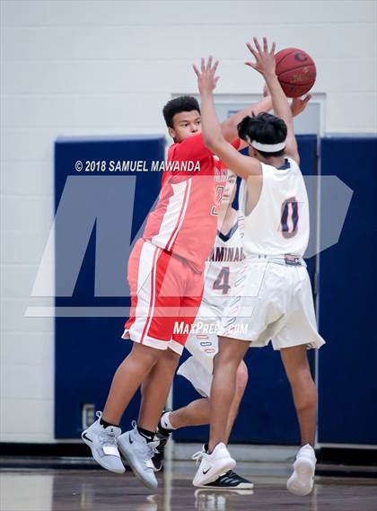 Thumbnail 2 in Cleveland vs. Chaminade photogallery.