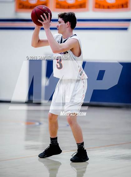 Thumbnail 2 in Cleveland vs. Chaminade photogallery.